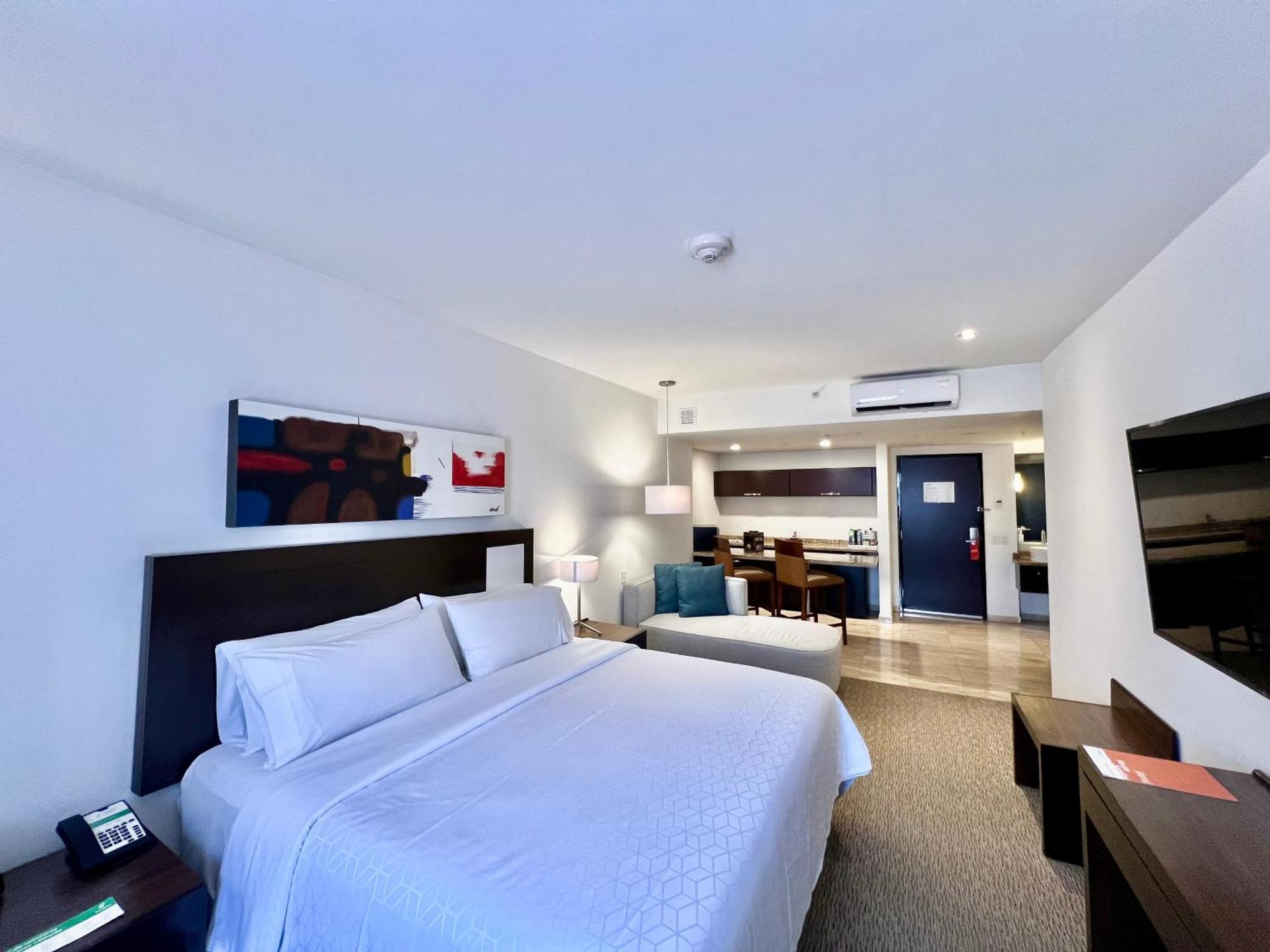 Holiday Inn Guadalajara Patria-Universidad By Ihg Сапопан Екстер'єр фото